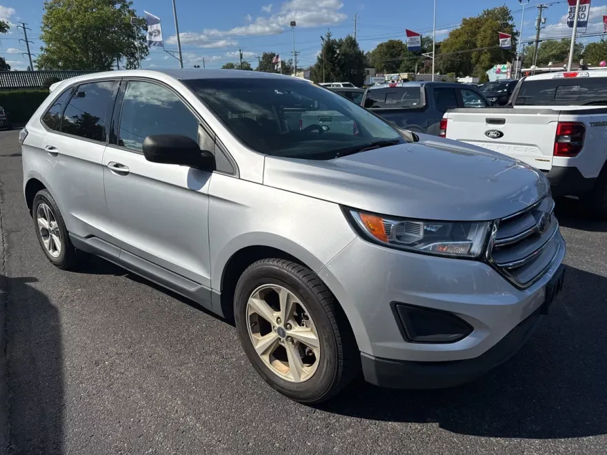 2018 Ford Edge SE photo 1