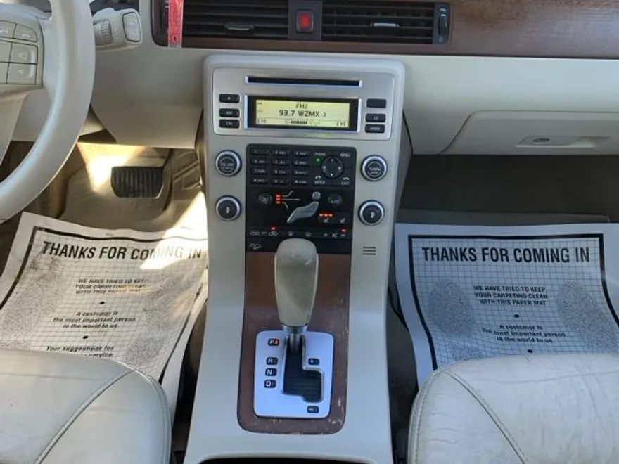 2010 Volvo XC70 photo 13
