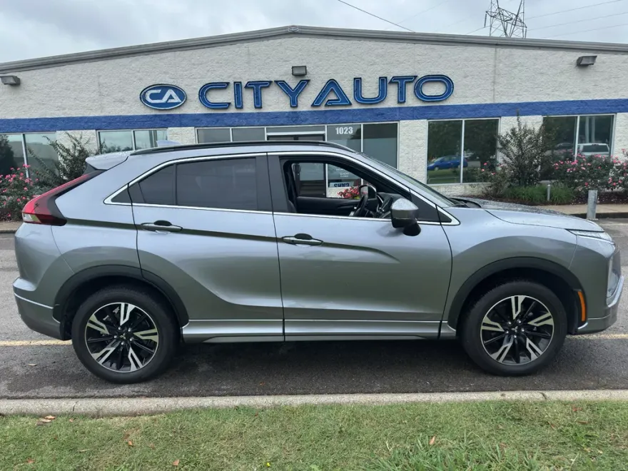 2024 Mitsubishi Eclipse Cross SEL photo 1