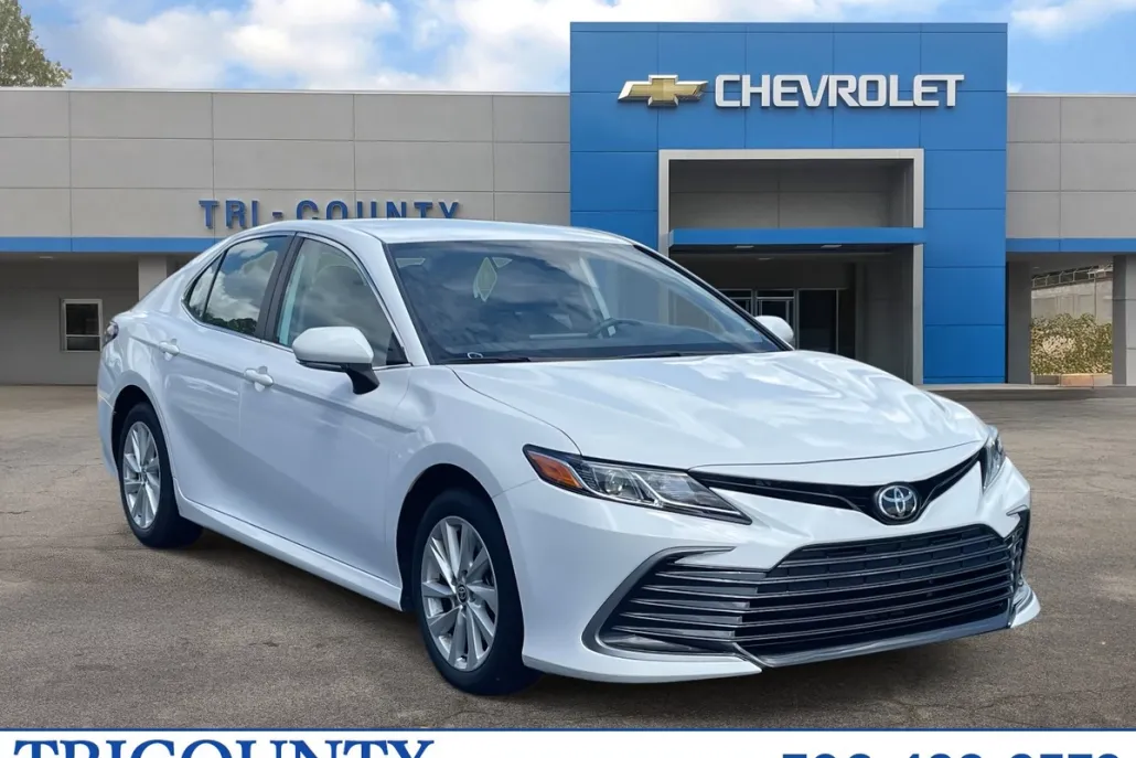 2024 Toyota Camry LE photo 1
