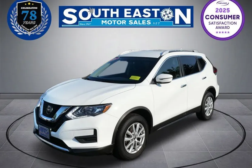 2018 Nissan Rogue SV photo 1