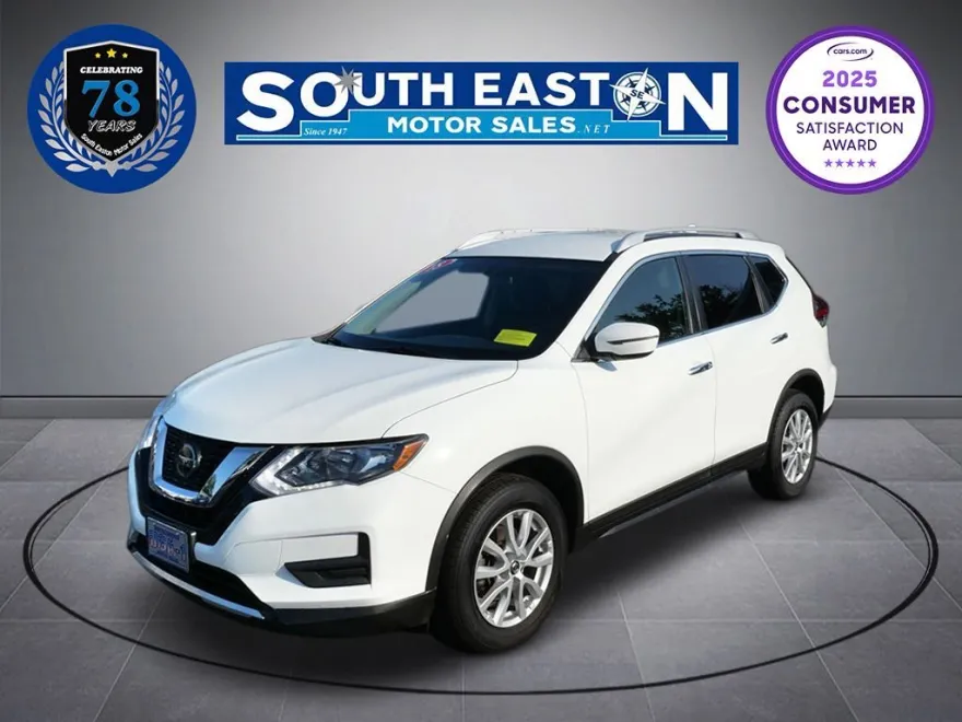 2018 Nissan Rogue SV photo 1