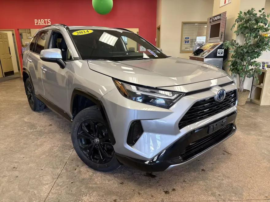2024 Toyota RAV4 Hybrid SE photo 1