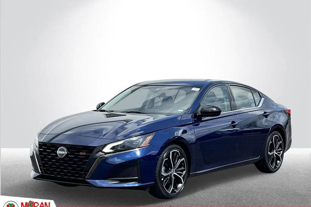 2023 Nissan Altima 2.5 SR photo 1