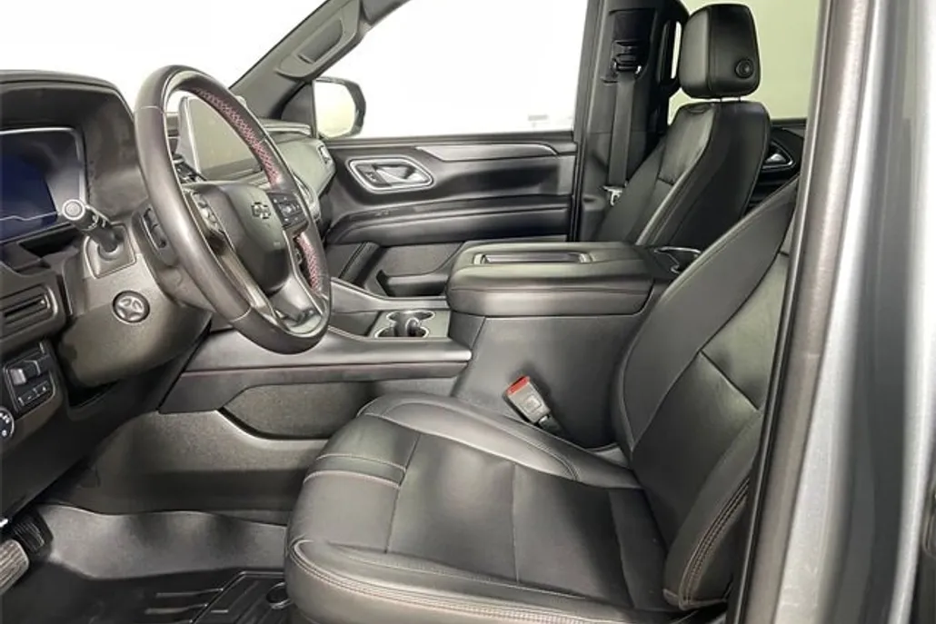 2022 Chevrolet Suburban RST photo 1
