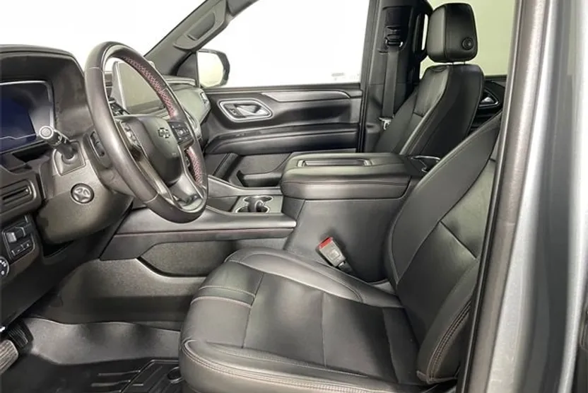 2022 Chevrolet Suburban RST photo 1