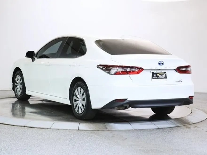 2023 Toyota Camry Hybrid LE photo 1