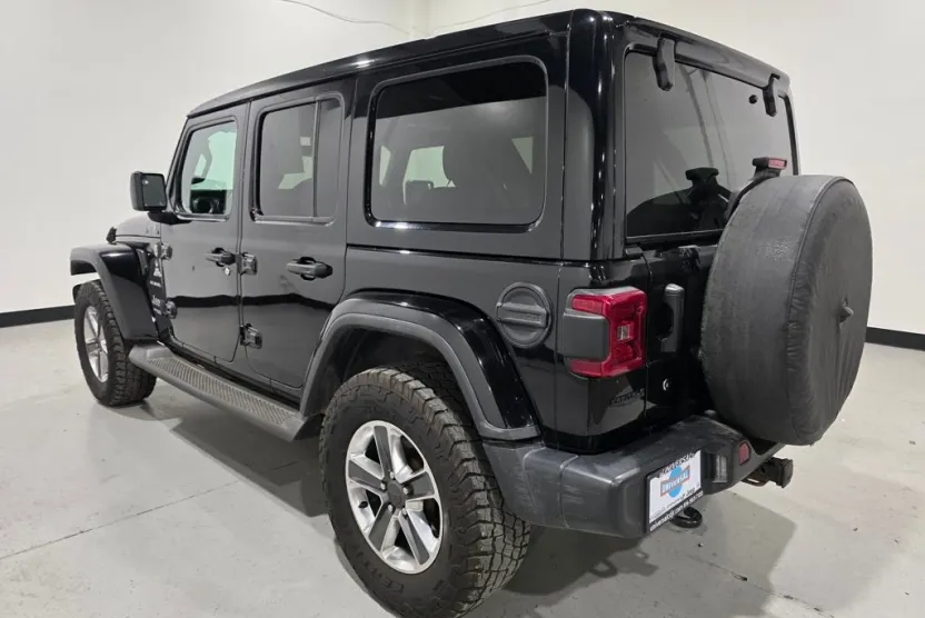 2020 Jeep Wrangler Unlimited Sahara photo 1