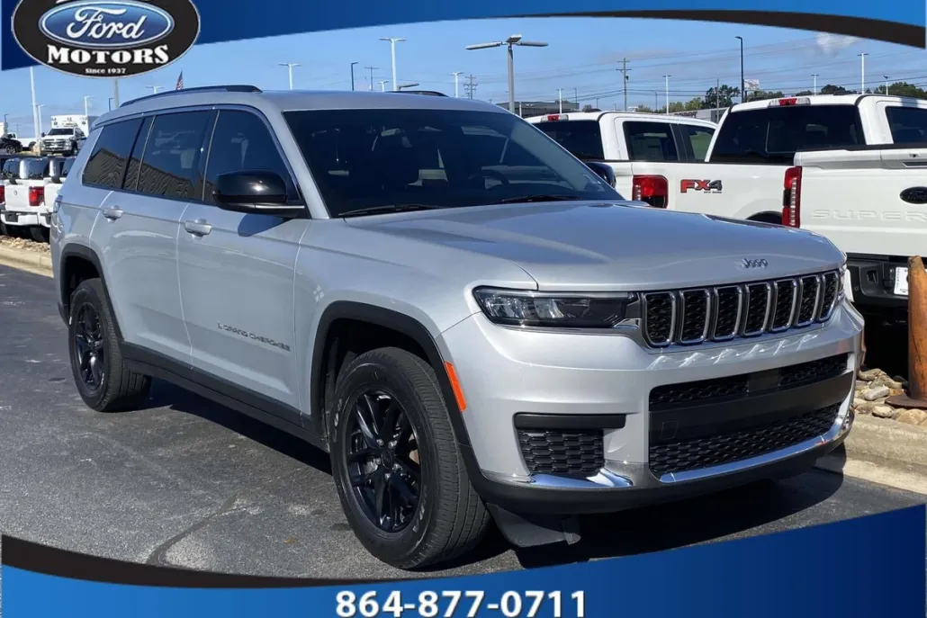 2021 Jeep Grand Cherokee Laredo photo 1