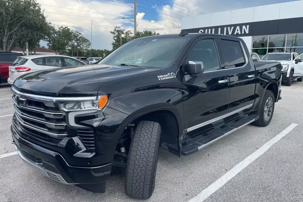 2023 Chevrolet Silverado 1500 High Country photo 1