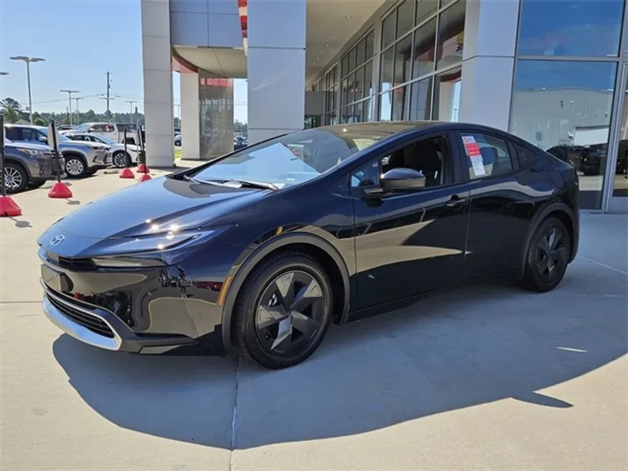 2026 Toyota Prius Plug-in Hybrid SE photo 1