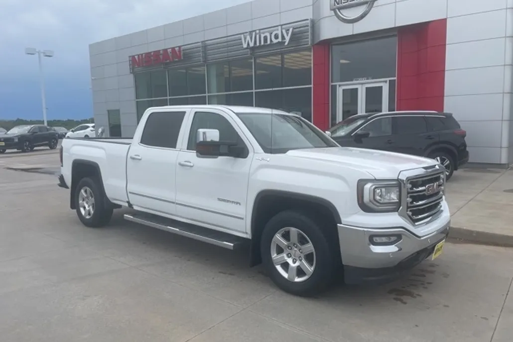 2017 Gmc Sierra 1500 SLT photo 1