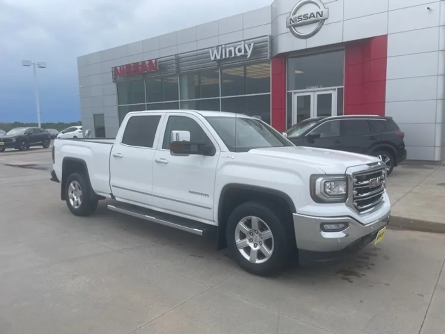 2017 Gmc Sierra 1500 SLT photo 1