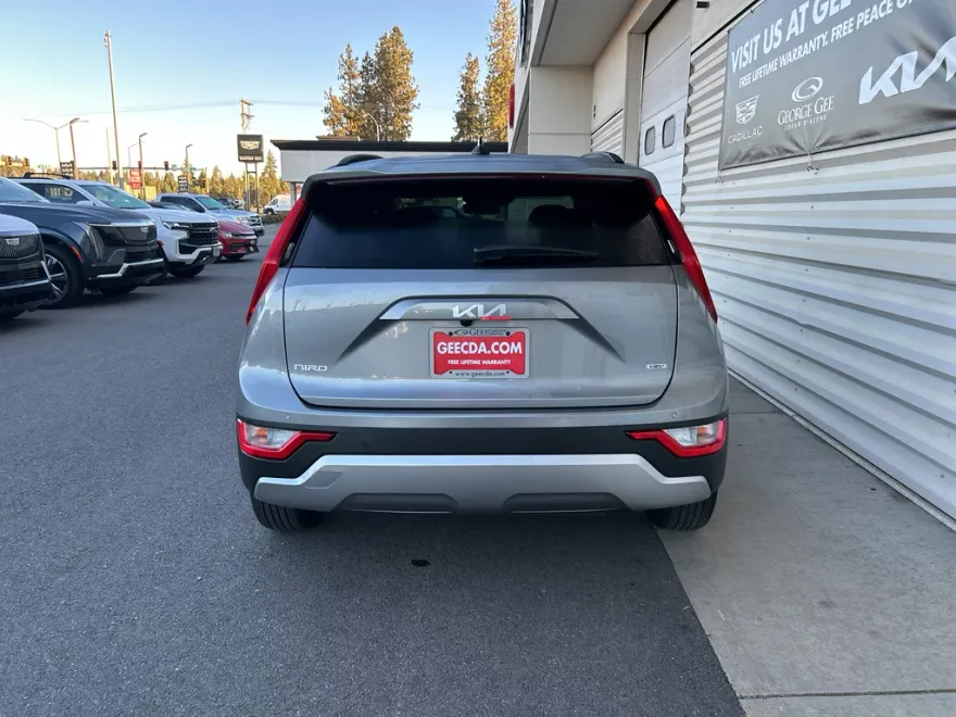 2025 Kia Niro EX Touring photo 1
