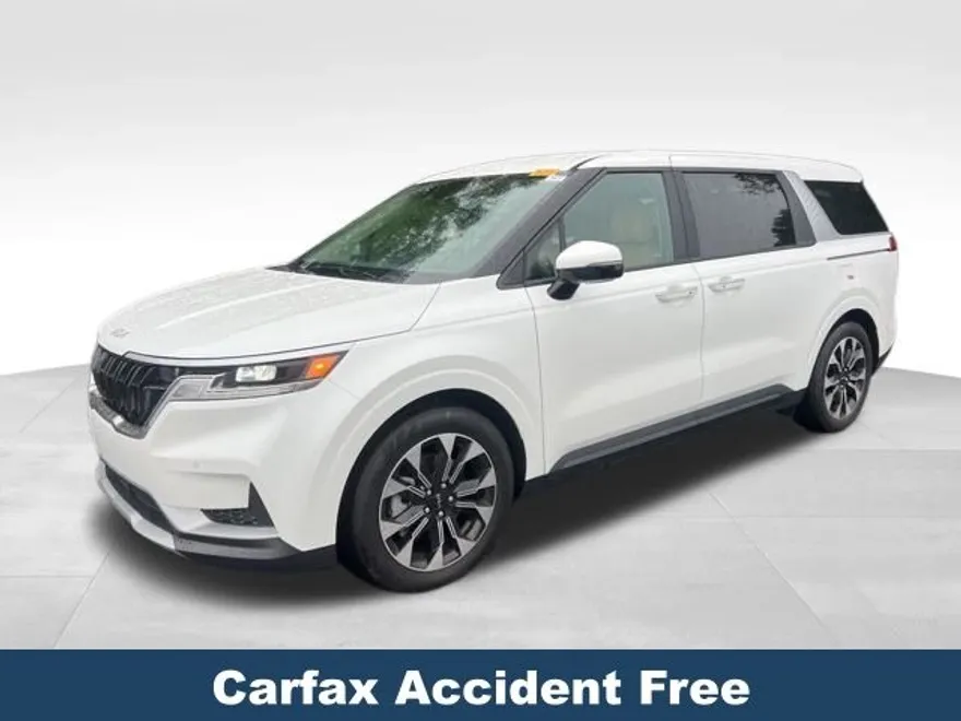 2024 Kia Carnival EX photo 1