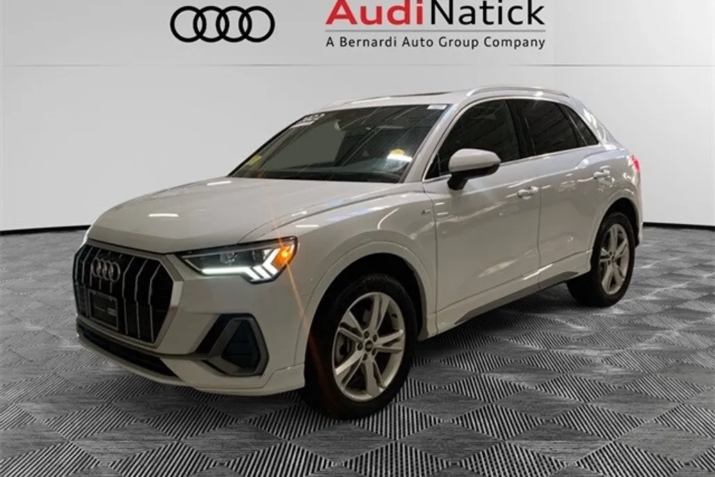 2022 Audi Q3 S line Premium Plus photo 1