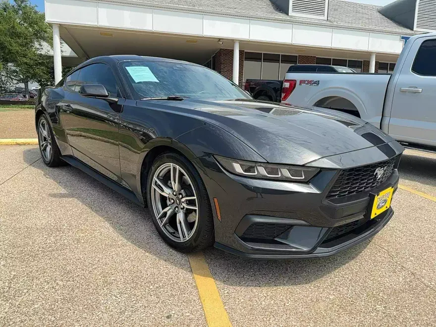 2024 Ford Mustang photo 1