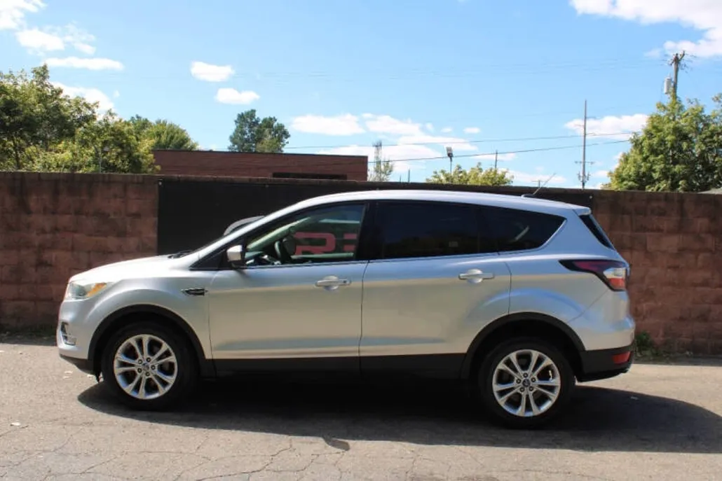 2017 Ford Escape SE photo 1