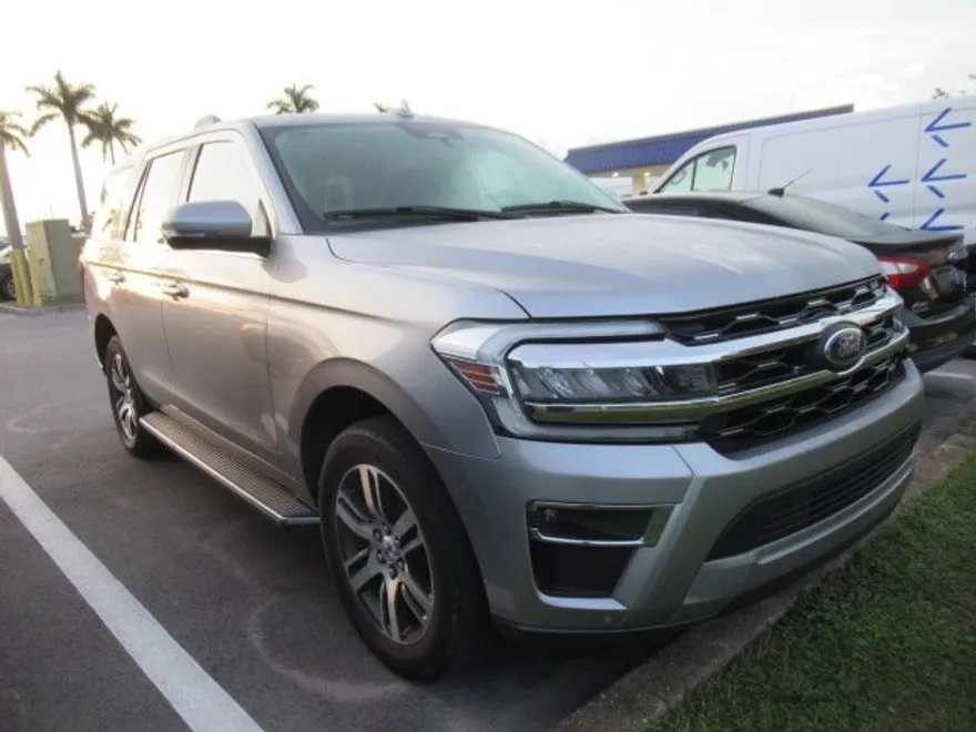 2023 Ford Expedition Limited photo 1