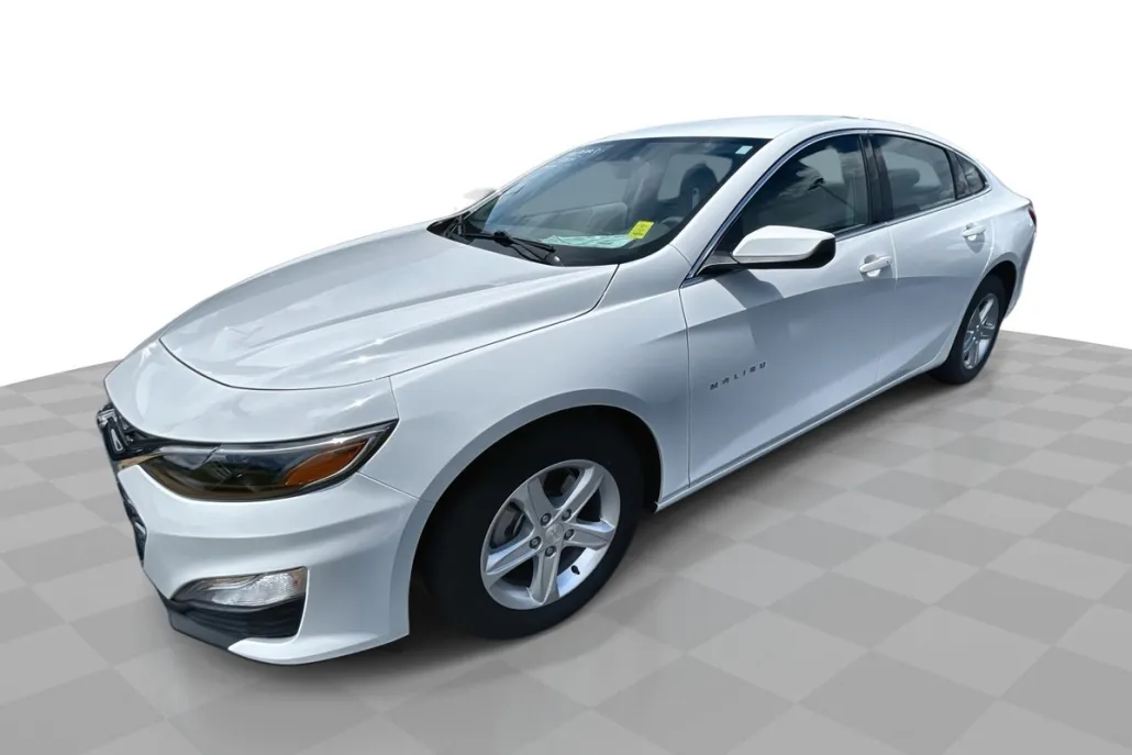 2025 Chevrolet Malibu LS photo 1