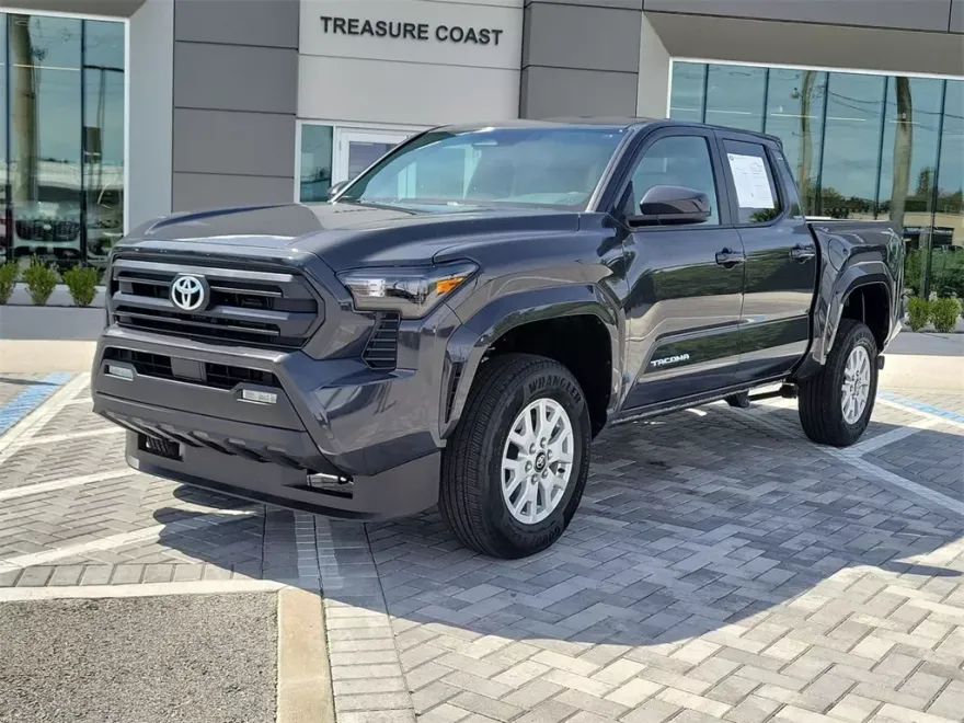 2025 Toyota Tacoma SR5 photo 1