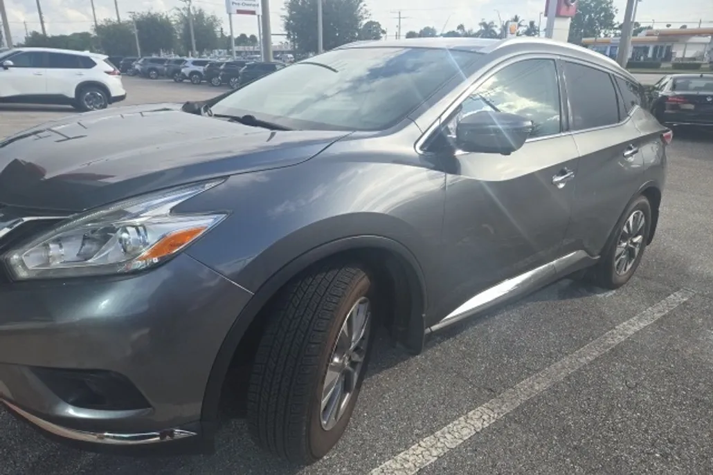 2016 Nissan Murano SL photo 1