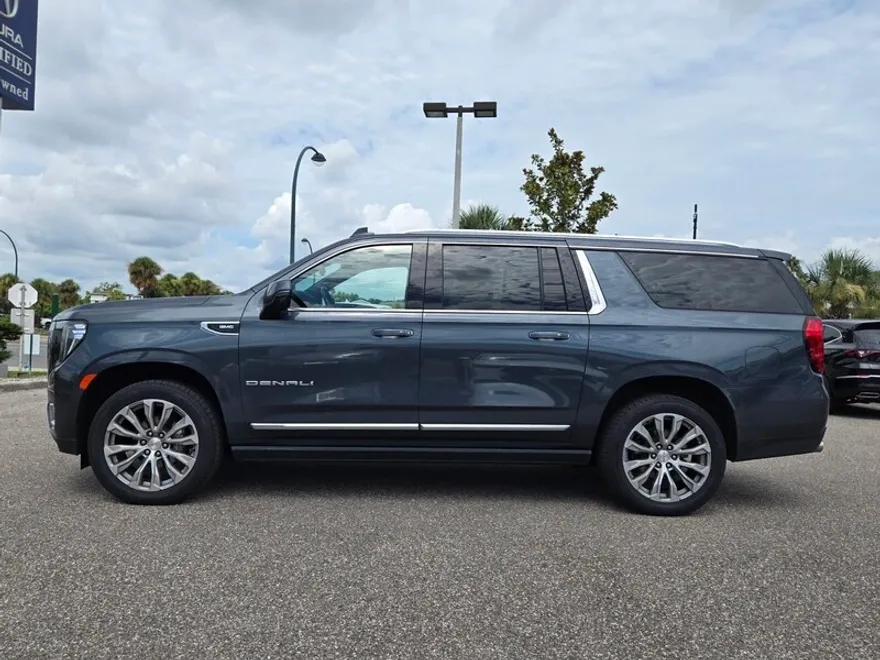 2021 Gmc Yukon XL Denali photo 1