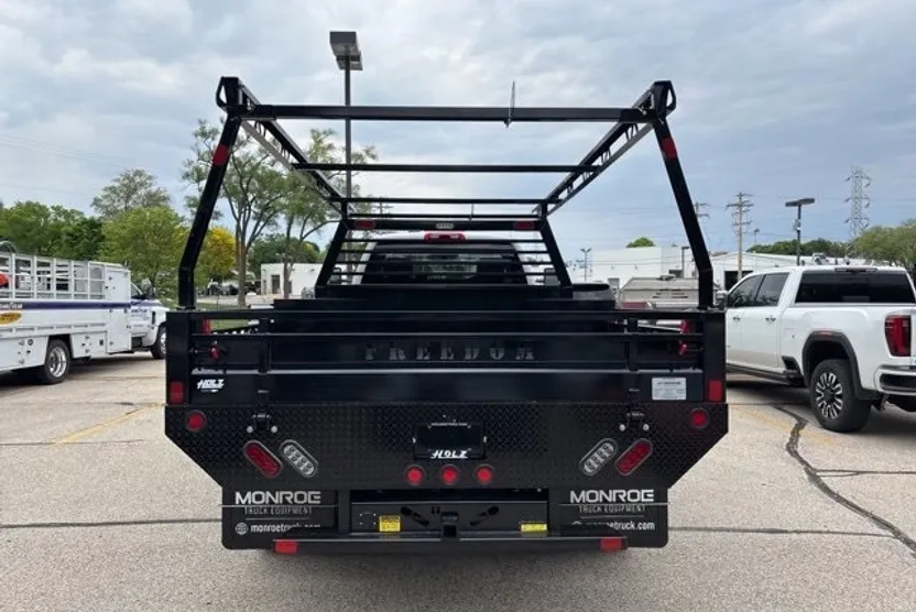 2023 Chevrolet Silverado 5500HD Work Truck photo 1