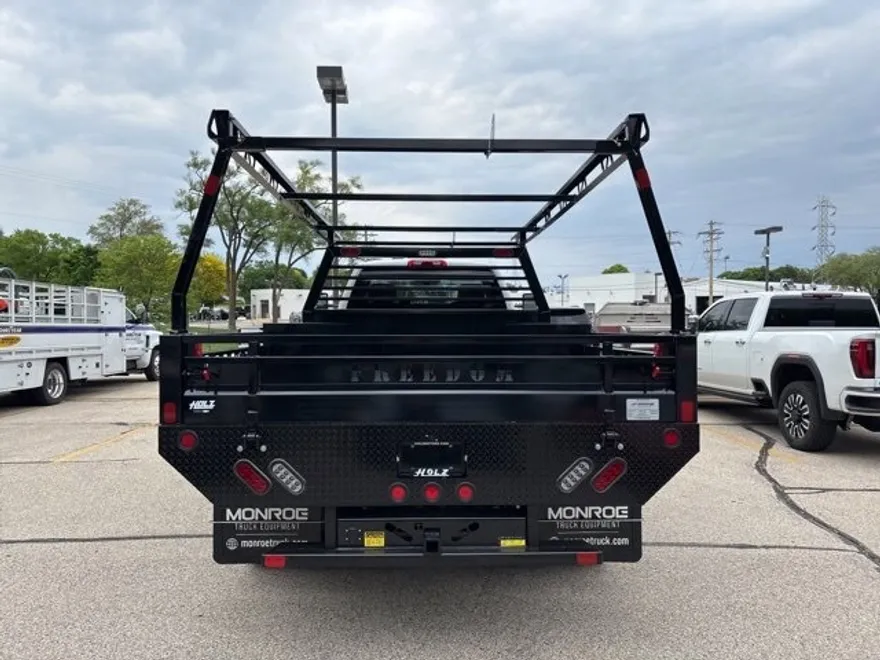 2023 Chevrolet Silverado 5500HD Work Truck photo 1