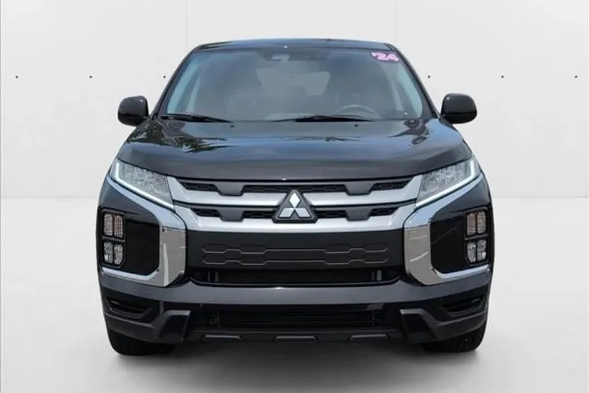 2024 Mitsubishi Outlander Sport LE photo 1