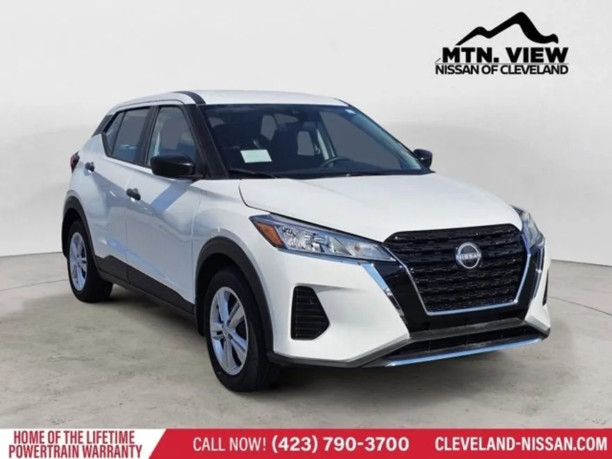 2025 Nissan Kicks Play S photo 1