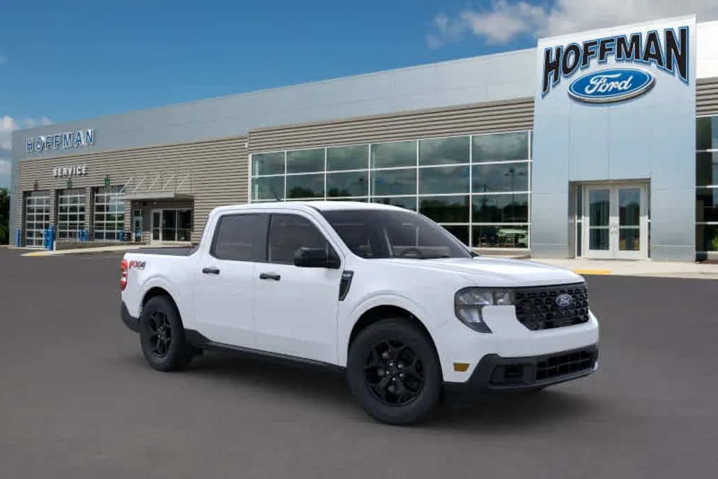 2025 Ford Maverick XLT photo 1