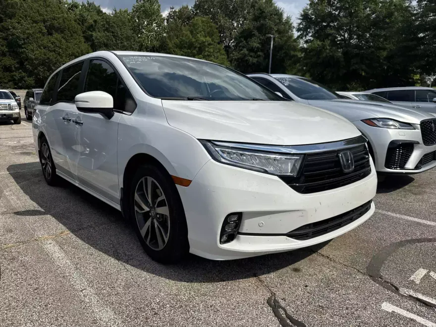 2024 Honda Odyssey Touring photo 1