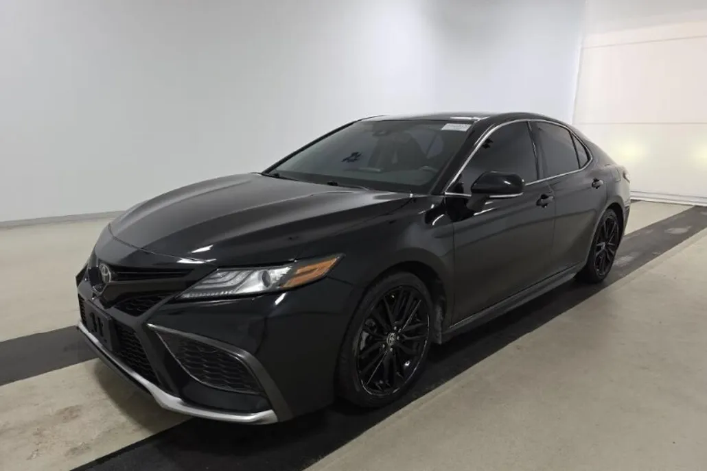 2021 Toyota Camry XSE photo 1