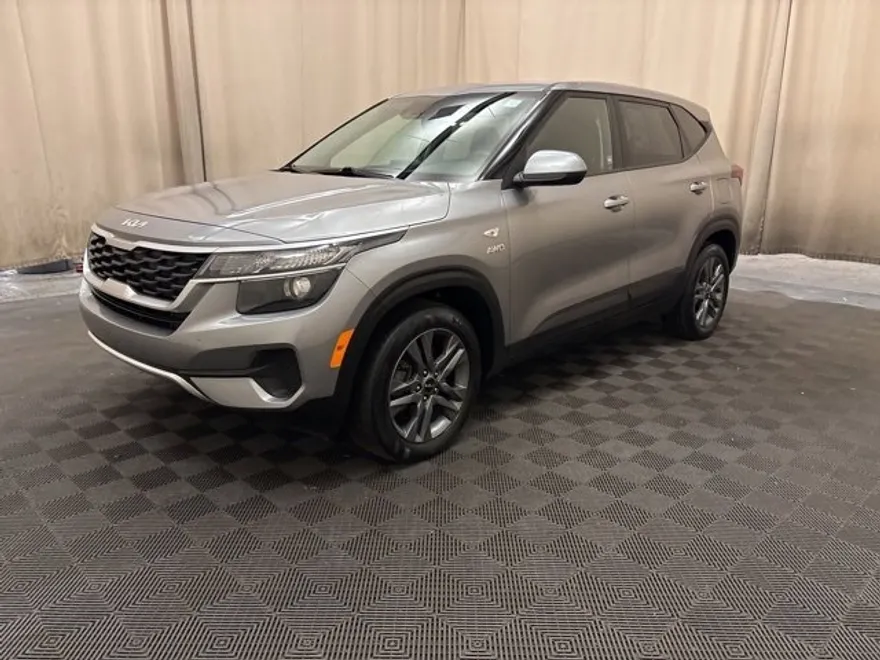 2022 Kia Seltos LX photo 1