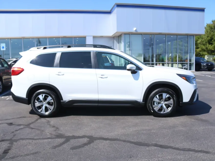 2025 Subaru Ascent Premium photo 1