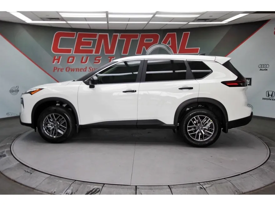2026 Nissan Rogue S photo 1