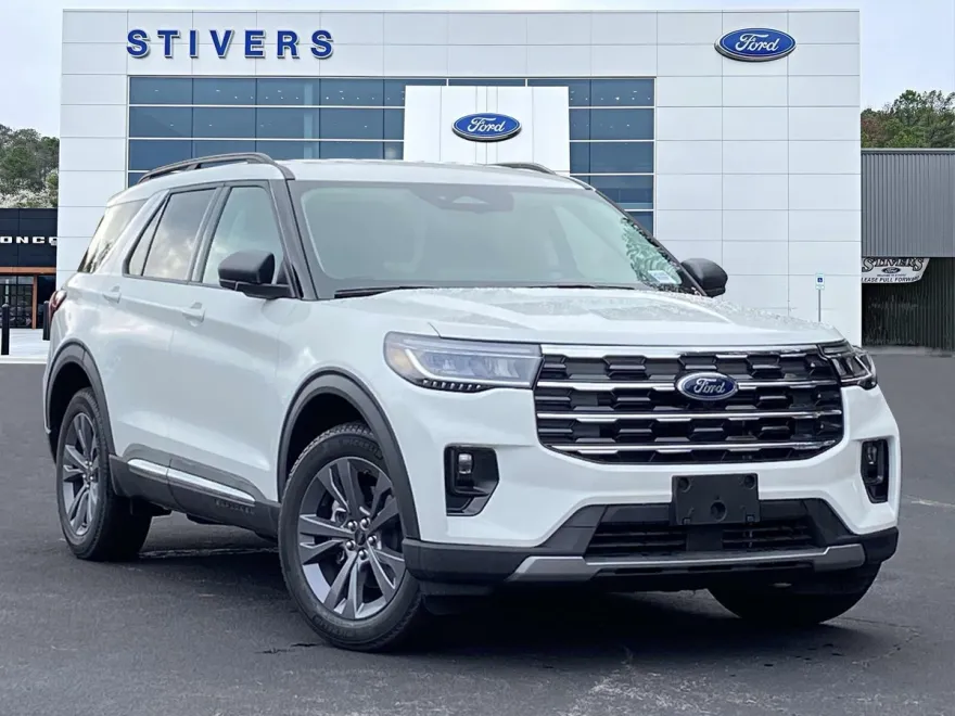 2025 Ford Explorer photo 1