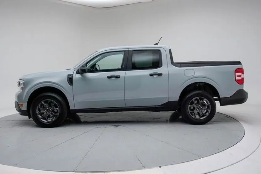 2023 Ford Maverick XLT photo 1