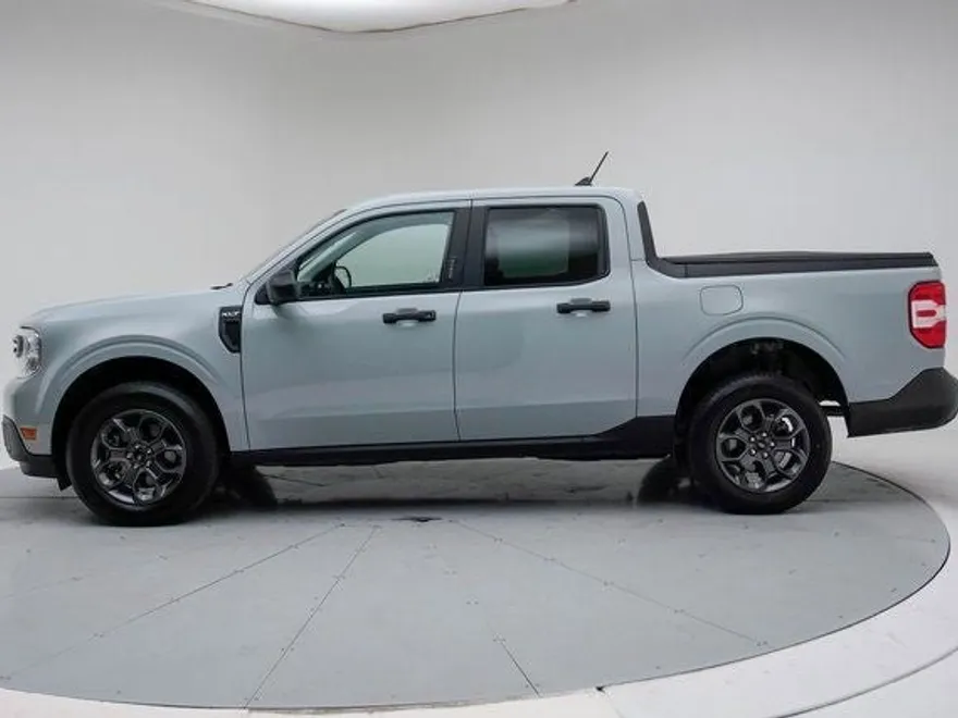 2023 Ford Maverick XLT photo 1