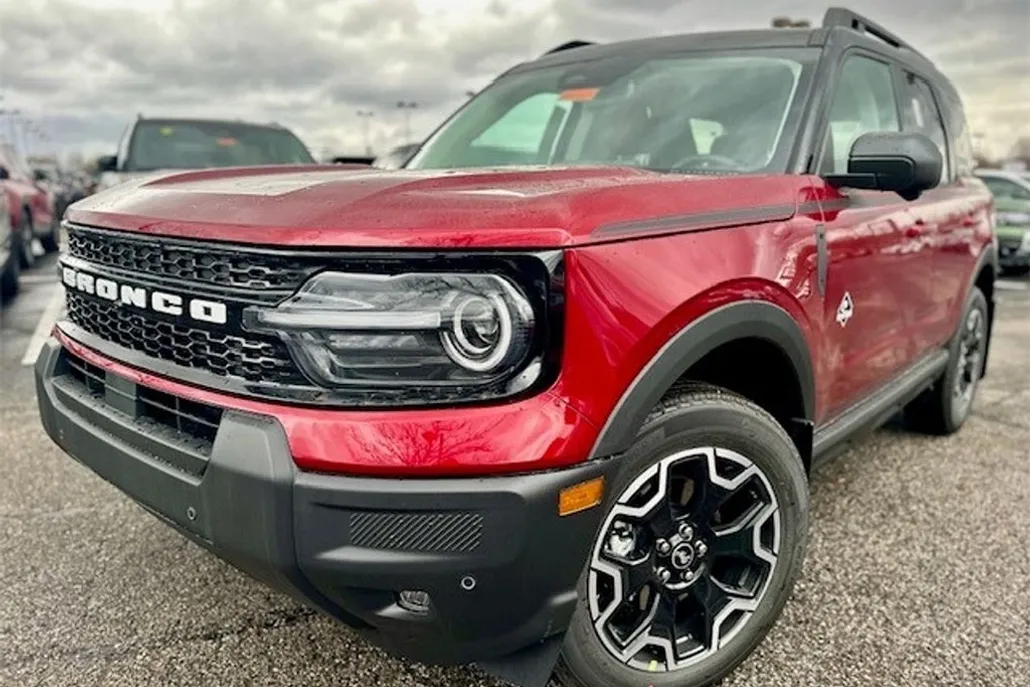 2025 Ford Bronco Sport Outer Banks photo 1