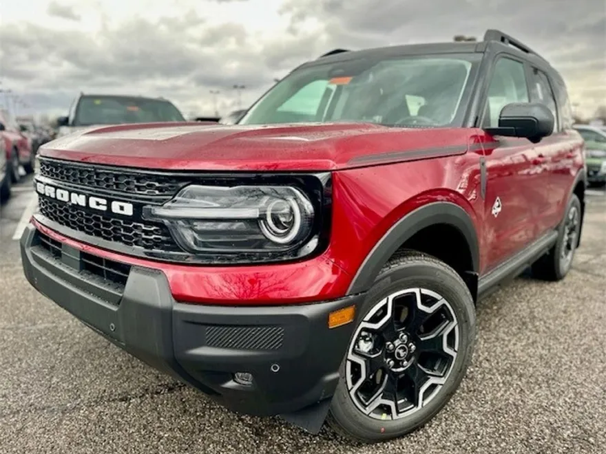 2025 Ford Bronco Sport Outer Banks photo 1
