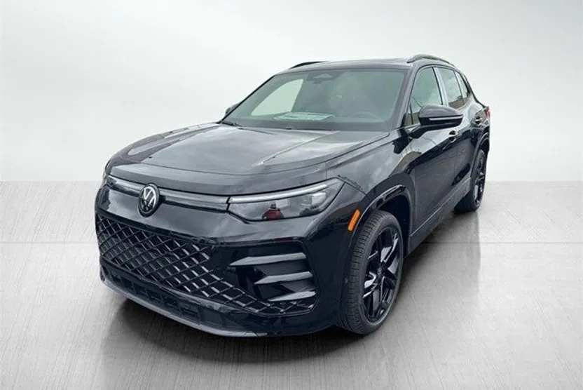 2025 Volkswagen Tiguan SE R-Line Black photo 1