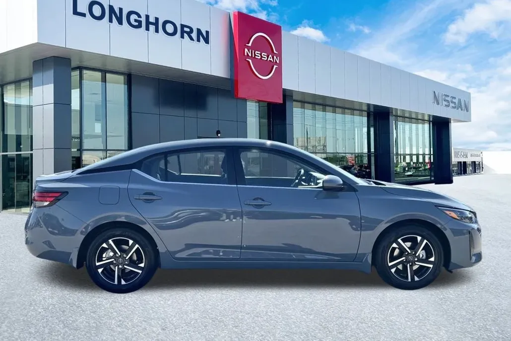 2025 Nissan Sentra SV photo 1