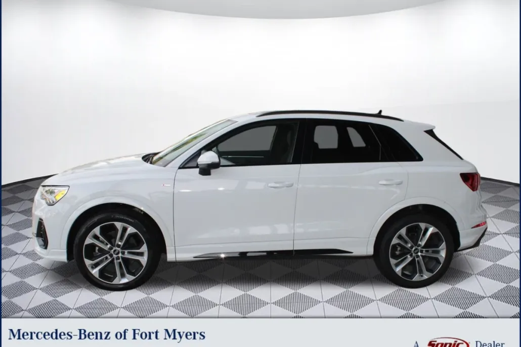 2022 Audi Q3 S line Premium Plus photo 1