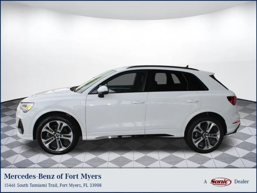 2022 Audi Q3 S line Premium Plus photo 1