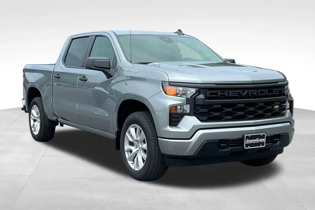 2026 Chevrolet Silverado 1500 Custom photo 1