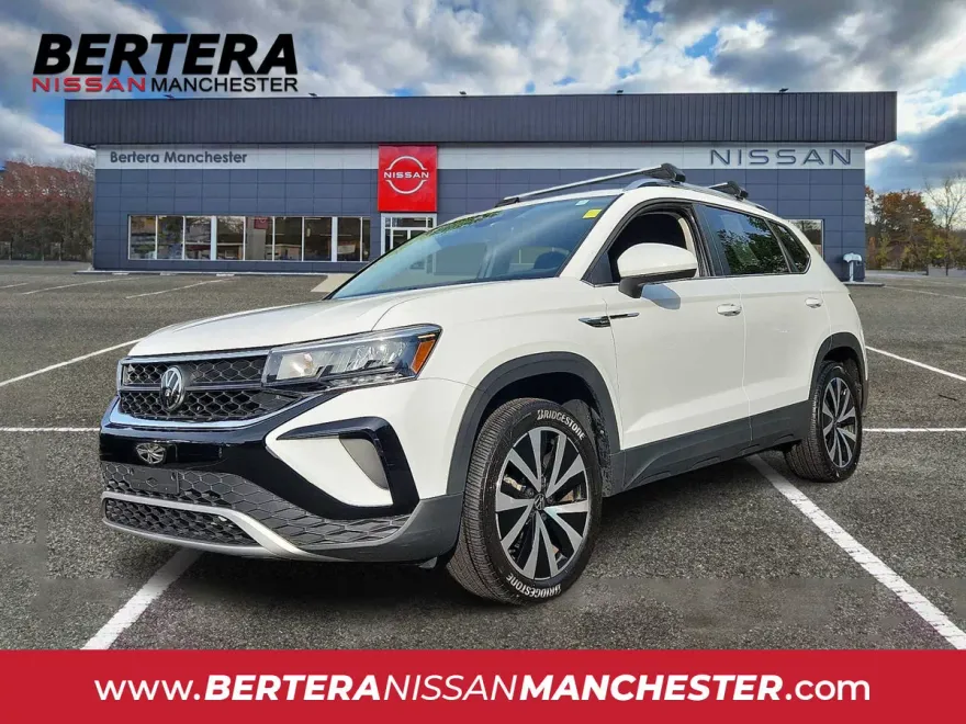 2022 Volkswagen Taos SE photo 1