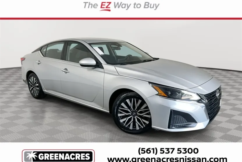 2023 Nissan Altima 2.5 SV photo 1
