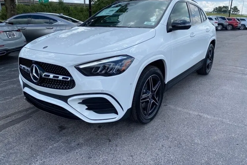 2026 Mercedes Benz GLA 250 4MATIC photo 1